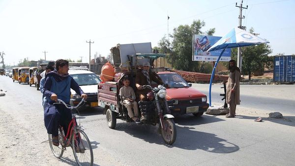 Afganistán: Kabul intenta recuperar la normalidad bajo el control talibán