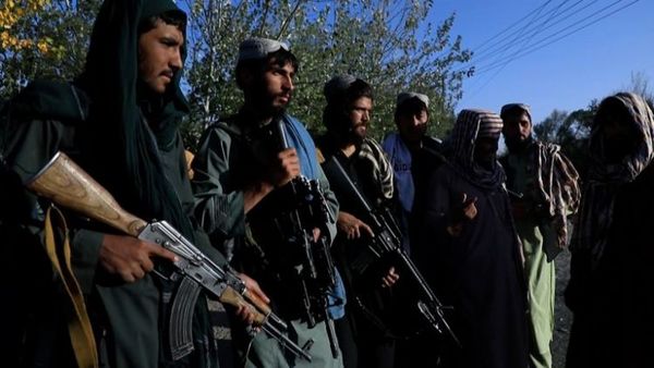 Los talibanes prometieron una “amnistía general” para los funcionarios de Afganistán y les exigieron que vuelvan a trabajar