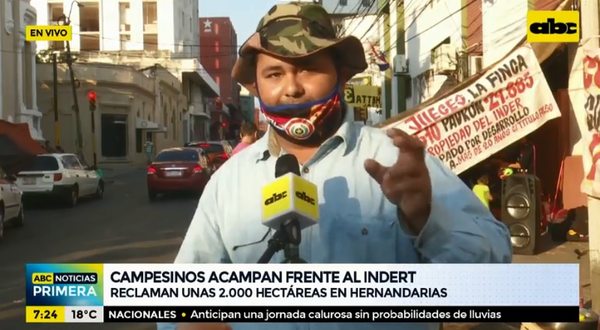 Campesinos se manifiestan frente al Indert - Nacionales - ABC Color