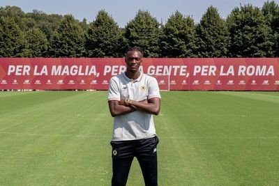 Roma oficializó a Tammy Abraham, el sustituto de Dzeko - Fútbol Internacional - ABC Color