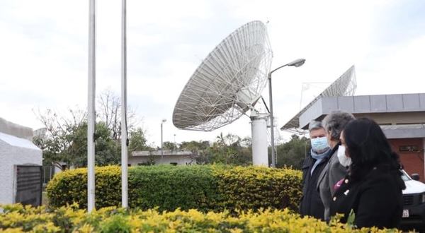 Copaco y Senatur buscan establecer la estación terrena de Areguá como atractivo turístico