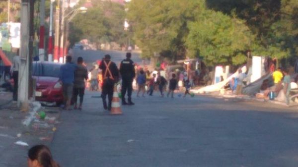 Indígenas vuelven a cerrar la avenida Artigas - Nacionales - ABC Color