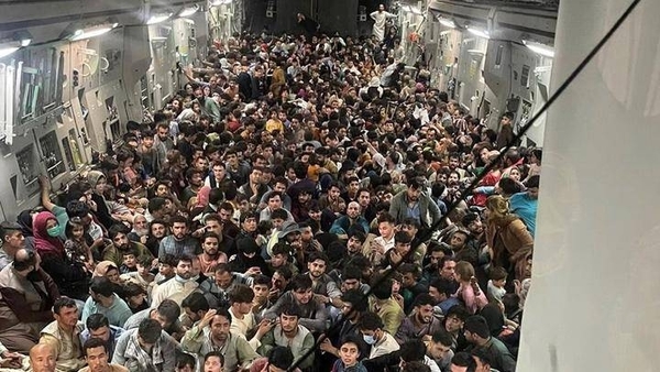 Diario HOY | La impactante huida de 600 afganos apiñados en un avión militar de EEUU