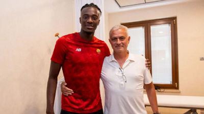 Roma paga 40 millones al Chelsea por Abraham, el sustituto de Dzeko