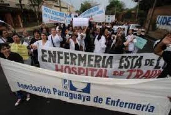 Enfermeros anuncian movilización para el 25 de agosto