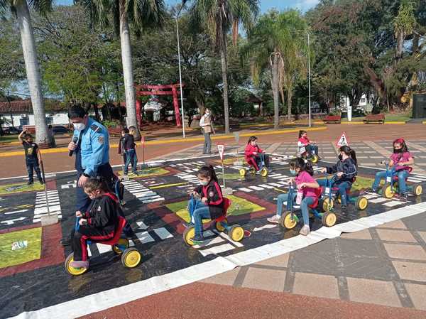 EDUCACIÓN VIAL PARA NIÑOS POR EL DÍA MUNDIAL DEL PEATÓN