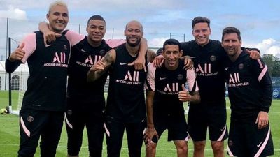 Messi integró el equipo ganador de la práctica de PSG