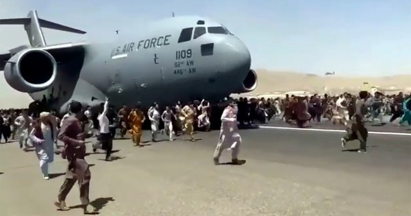 La Nación / Los militares de EEUU se amargan al ver el caos en Kabul