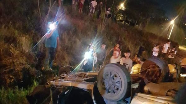Colisión frontal deja 2 fallecidos y un herido de gravedad en Santaní
