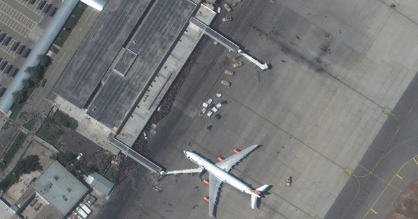 La Nación / Un avión militar afgano se estrelló en Uzbekistán