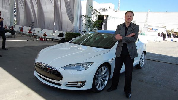EEUU investiga conducción asistida de Tesla tras 11 choques