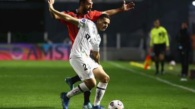 El Santos prepara duelo ante Libertad con dudas