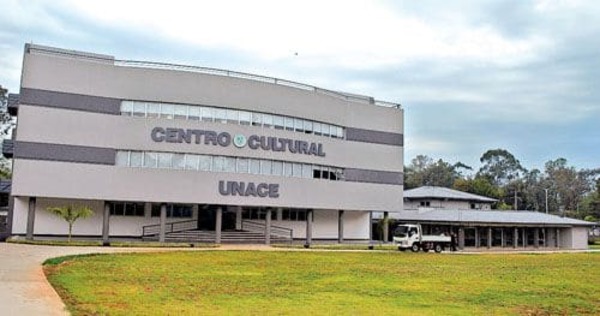 Vacunatorio del UNACE fue cerrado por una “reunión partidaria”, afirman | Ñanduti