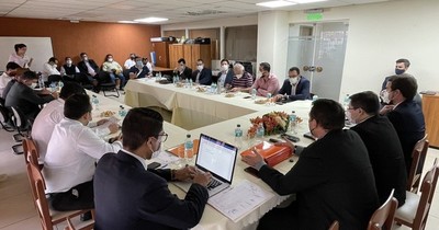 La Nación / Camioneros finalmente aceptaron formar parte de la reunión con el Comité Técnico
