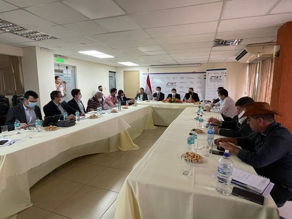 Comité técnico llega a un preacuerdo entre camioneros y empresas agrícolas para costo operativo de flete | .::Agencia IP::.