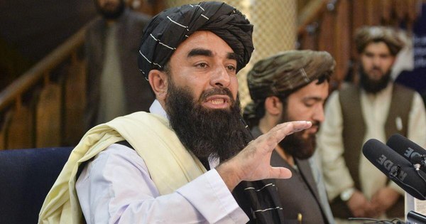La Nación / “La guerra terminó”: talibanes anuncian perdón general, libertad de prensa y velo obligatorio