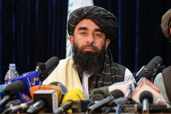 Talibanes prometen perdón general y respetar a las mujeres según "principios del islam"