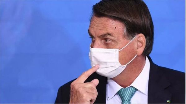 Bolsonaro usó dato falso para afirmar que Brasil inflaba muertes por covid