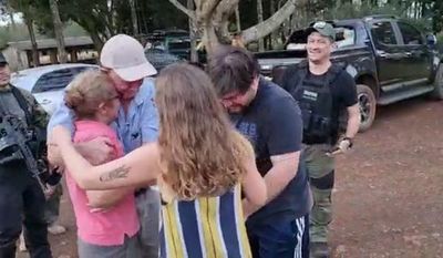 Emocionante reencuentro familiar tras liberación de secuestrada - ABC en el Este - ABC Color