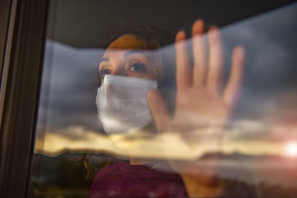 El daño colateral del covid: ansiedad, depresión y estrés pos traumático en trabajadores de blanco - ADN Digital
