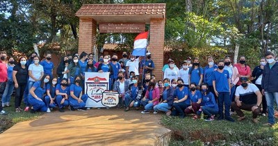 La Nación / Comunidad educativa en pie de guerra: no aceptarán que exdirector se quede con rubros