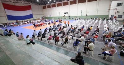 La Nación / Mucha gente se aplicó la segunda dosis de Moderna