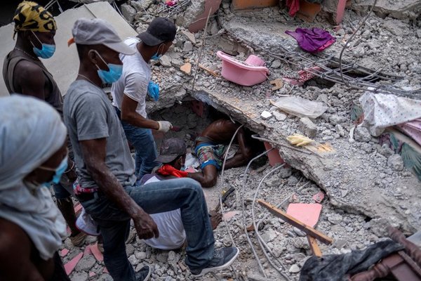 Terremoto en Haití: el saldo oficial de muertos escaló a 1.941 y la cifra de heridos a más de 9.900