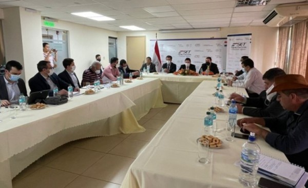 Llegan a un preacuerdo con camioneros