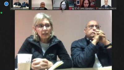 Oposición venezolana explica a Paraguay importancia de diálogo con Gobierno