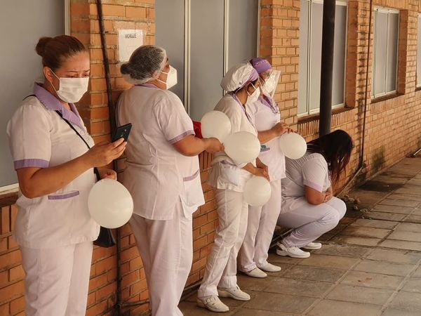 Un 42% del personal de blanco de primera línea reporta síntomas de depresión - Nacionales - ABC Color