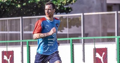 Amorebieta se despide de Cerro y asegura que quedará como 'hincha de la mitad más uno'