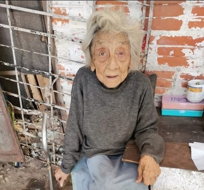 Piden ayuda para abuelita que vive en condiciones precarias