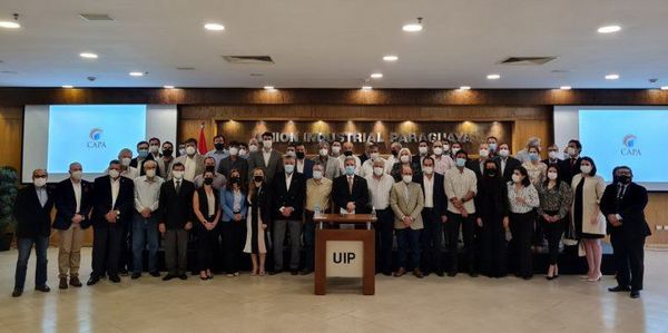 El empresariado denuncia ante la Fiscalía extorsión de camioneros - Noticiero Paraguay