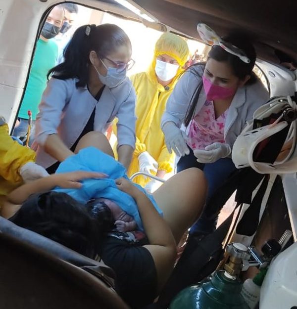 Beba nace en móvil de bomberos en Minga Guazú