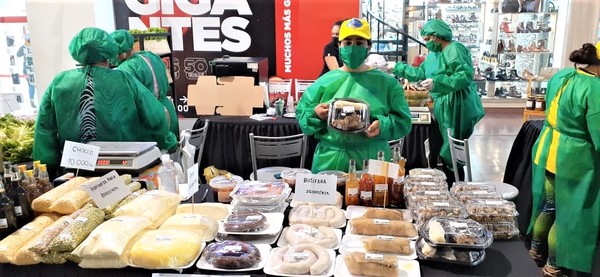 Productores lograron recaudar cerca de G. 30 millones en feria realizada en el Shopping Multiplaza | .::Agencia IP::.