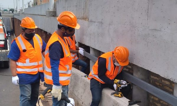 Bloquean parcialmente la colectora San Blas para instalar revestidos de pantallas en Multiviaducto – Diario TNPRESS