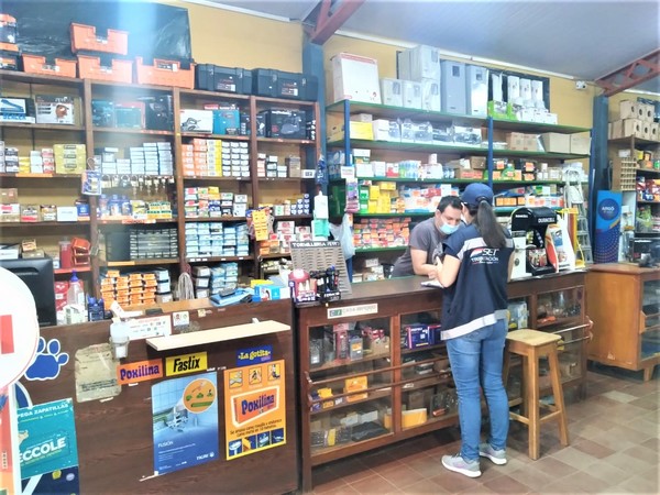 Tributación realiza controles persuasivos en comercios de Caazapá | .::Agencia IP::.