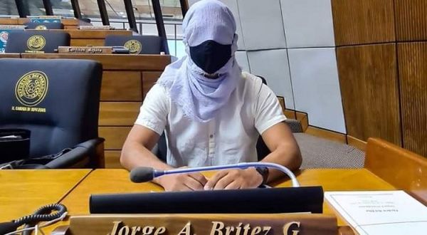 Autodenominado “diputado tilingo” pide cambio del director de la Policía del Alto Paraná