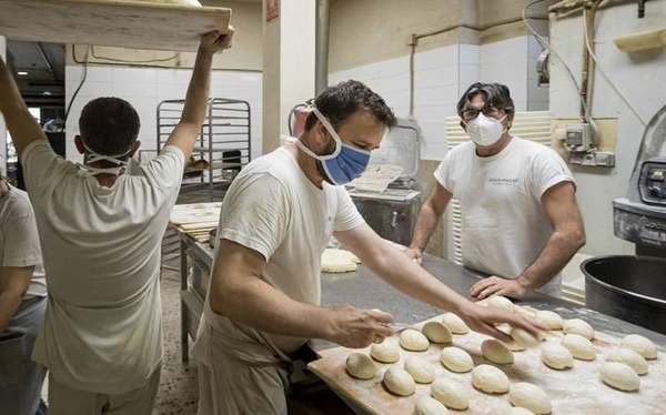 Diario HOY | Capacitan en panadería a lambareños en busca de salida laboral
