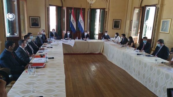 Gobierno presenta plan de contingencia para mitigar los efectos de la sequía - Nacionales - ABC Color