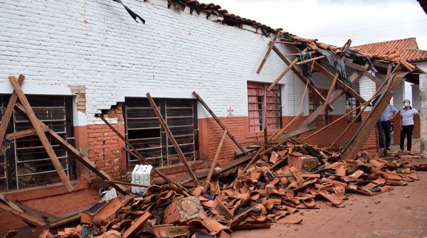 Hace un año claman por reparación de dos escuelas, pero autoridades ignoran los pedidos - Nacionales - ABC Color