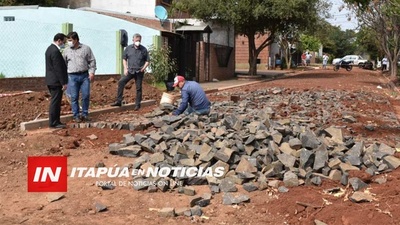 INTENDENTE VERIFICÓ AVANCE DE OBRAS EN BARRIOS DE ENCARNACIÓN