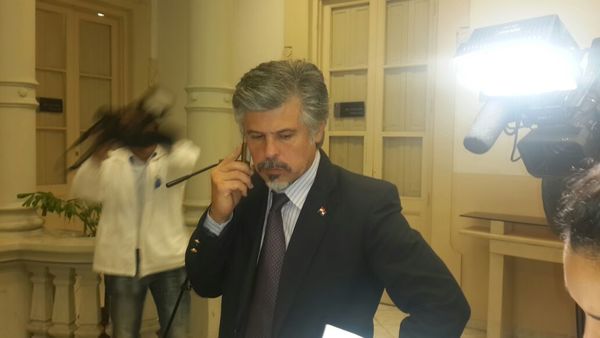 Giuzzio dice que el Cartismo quiere su destitución: “Ellos mismos me echaron del Partido Colorado” | Ñanduti