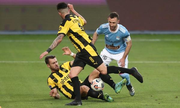 Peñarol busca sellar su pase ante un complicado Cristal