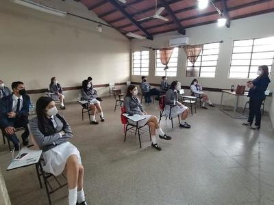 Vuelta a clases presenciales en el Colegio Nacional de Coronel Oviedo – Prensa 5