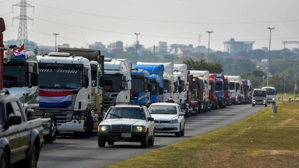 Camioneros exigen media sanción del proyecto de ley de fletes para levantar el paro