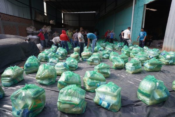 Yacyretá asiste con kits de alimentos a 16.400 familias de Misiones - El Trueno