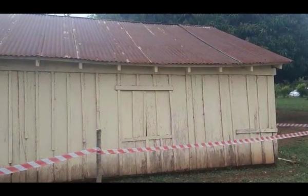 Escuelita de madera se cae a pedazos en Santaní