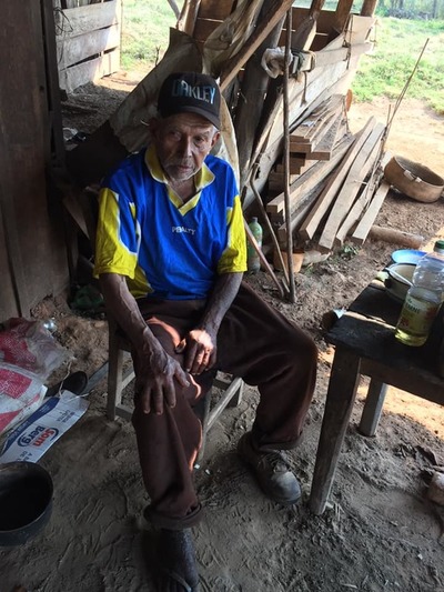 Solicitan ayuda para abuelito que vive en precarias condiciones