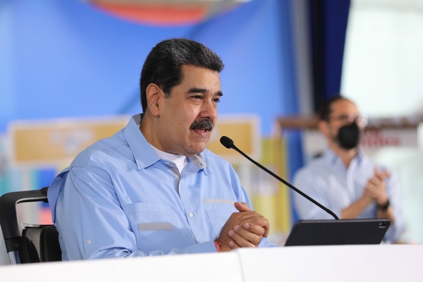 Maduro pide a su ministra de Comercio garantizar precios "razonables" - MarketData